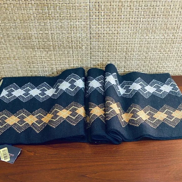 🌟2xHP🌟NWT Gray/Blue Argyle Fine Knit Wool Blend Scarf by Roundtree & York - Picture 3 of 8